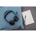 POLY Voyager Focus 2 USB-C-C Headset +USB-C/A Adapter +Charging Stand (9T9J5AA) – Image 8