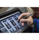 Tablette Graphique Wacom Cintiq Companion 2 - 13,3" - 128 GB (DTH-W1310L) – Image 5