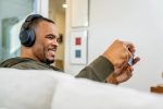 POLY Micro-casque Voyager Surround 80 UC USB-C certifié Microsoft Teams + adaptateur USB-C/A (8G7U0AA) – Image 10