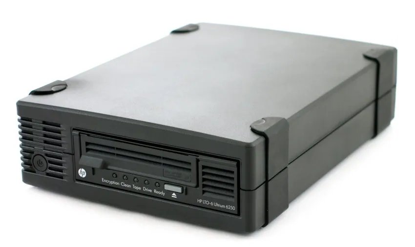 cmsows80o0izgqg03grbsip96.jpg HP LTO-6 Ultrium 6250 Ext Tape Drive – Image 1
