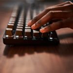 Clavier gaming filaire Logitech G413 TKL SE - Switchs mécaniques - AZERTY (920-010444) – Image 4